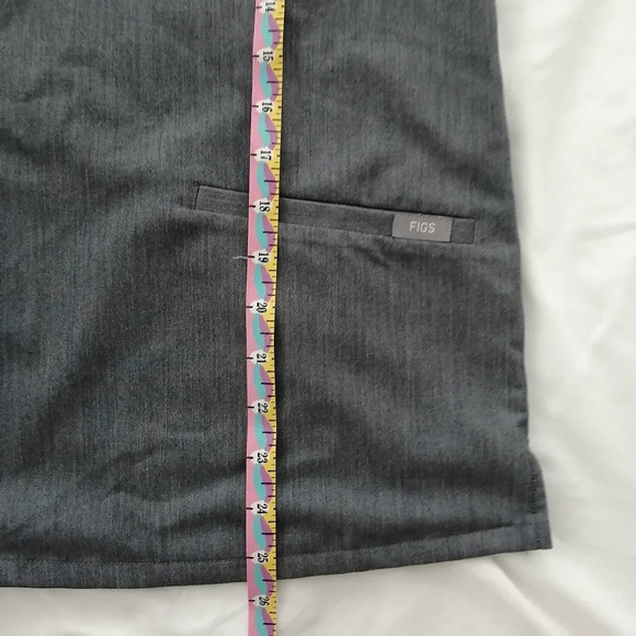 Figs Casma Three-Pocket Scrub Top Graphite Gray XXS - Picture 15 of 16